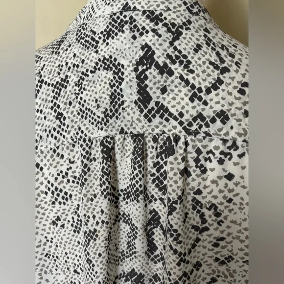 J. Crew Black, Gray and White Snakeskin Blouse Size L - Picture 6 of 11